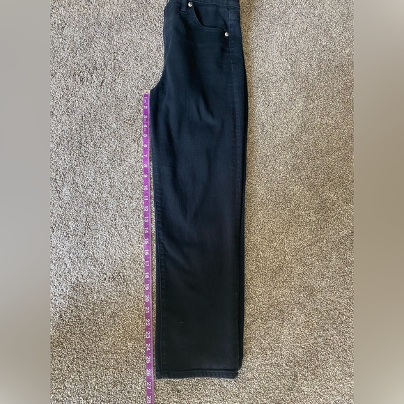 High-Rise Black Straight-Leg Jeans 6R - Picture 7 of 7